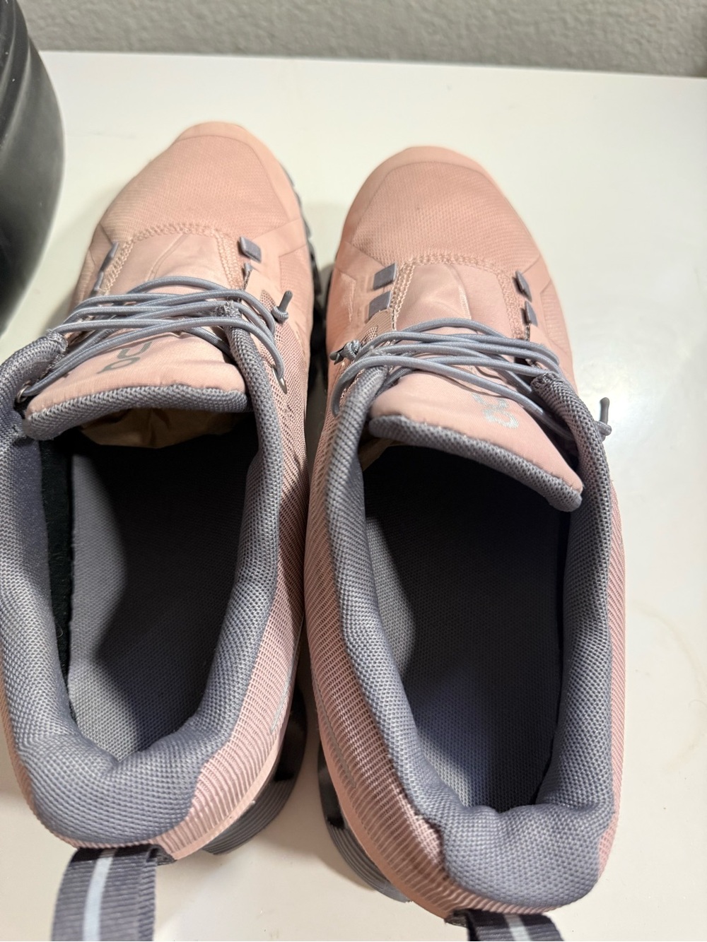 On Running cloud 5 Women size 8.5 waterproof sneakers in Blush Pink and Gray - Picture 6 of 11